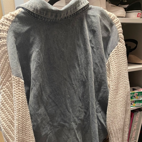 BRAND NEW W/ TAGS Fashion Nova Distressed Jean Jacket Sweater Size Medium - Picture 3 of 6